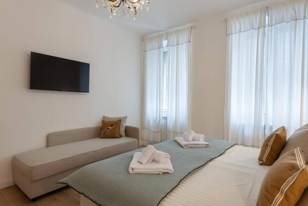 Foscolo 46 - Elegant Family Apartment Terst Exteriér fotografie